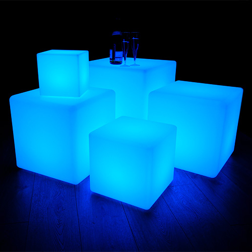 Beleuchteter LED Sitzwürfel | kabellos & wetterfest