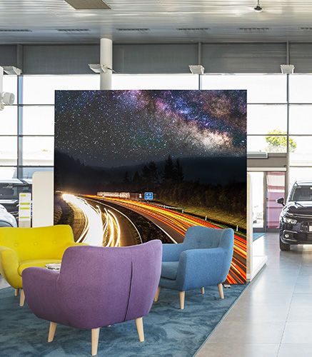 Attraktive Leuchtwerbung mit individuellem Backlight-Druck Hochwertige Leuchtdisplays im Autohaus