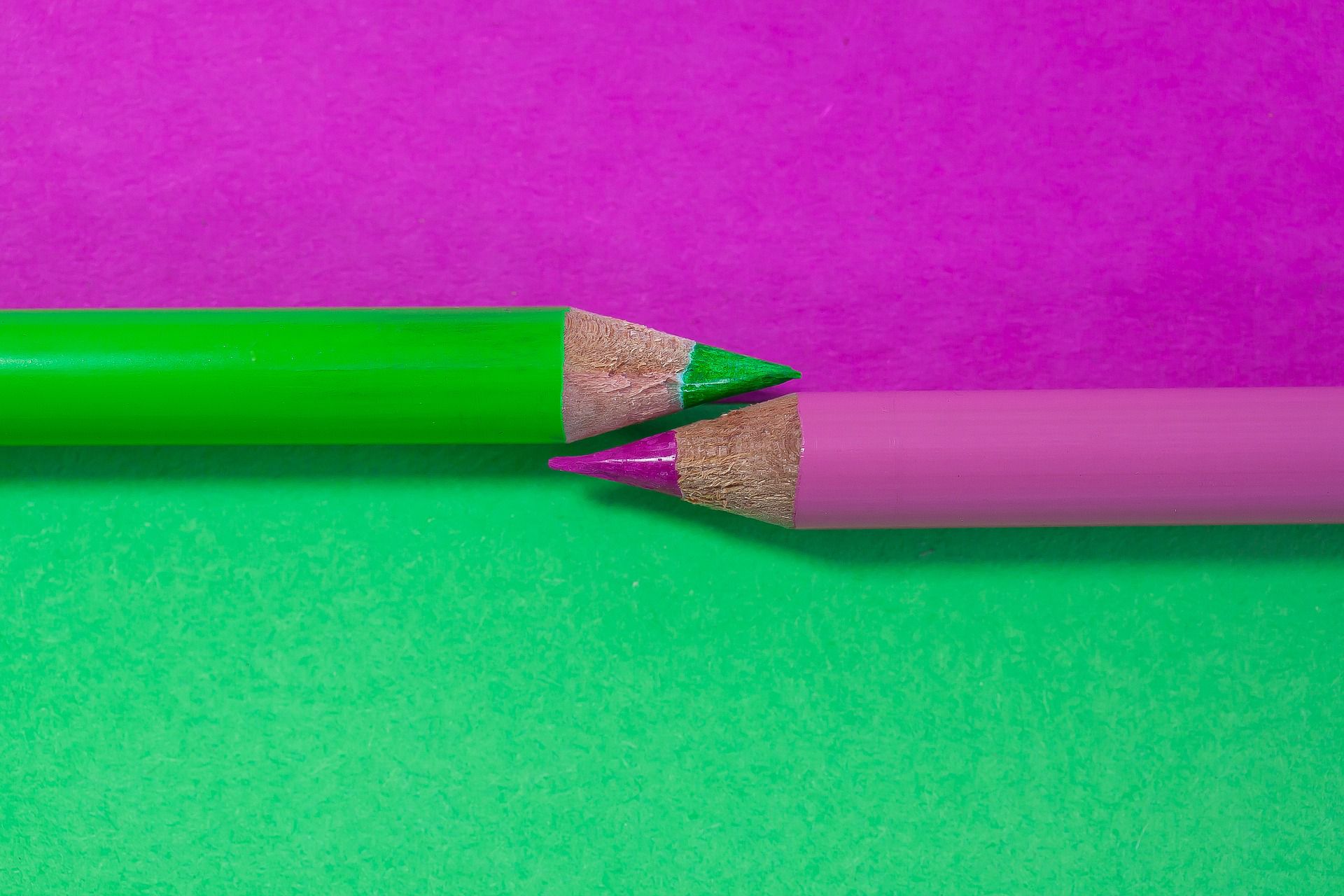 Farbkontrast zwischen pink und grün Buntstifte Kontrastfarben pink-grün